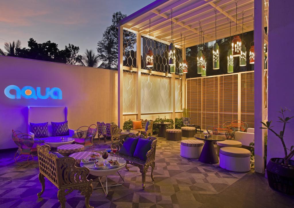 The Park Bangalore, Mg Road Εξωτερικό φωτογραφία The lounge at the Crowne Plaza Hotel, Karachi